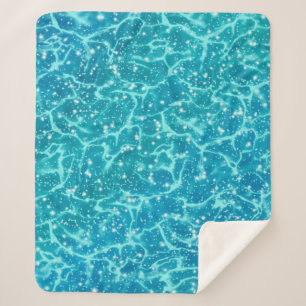 Blaues Meer Wasser mit Glitzern Sherpadecke