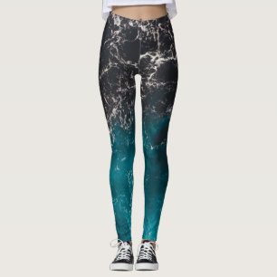 Blaues Meerwasser aus schwarzem Marmor Leggings