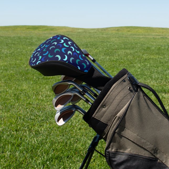 Blaues New Moon Muster Golf Headcover (In SItu)