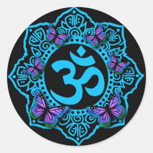 Blaues Ohr-Mandala-Design mit lila Schmetterlingen Runder Aufkleber