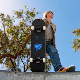 Blaues Regenbogenherz mit Sternen Skateboard