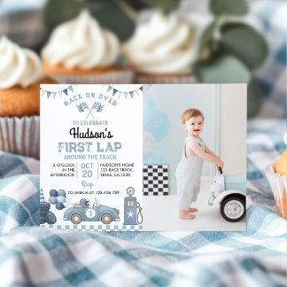 Blaues Rennwagen-Jungen-Geburtstagsfeier-Foto Einladung
