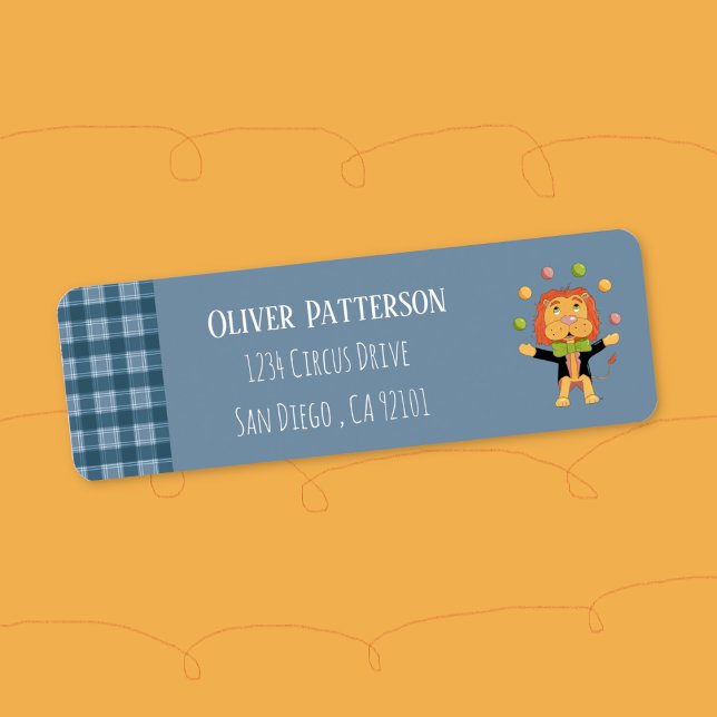 Blaues Rücksendeadressetikett mit Zirkuslöwe  (Cute blue return address label with a juggling lion . )