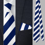 Blaues Streifen-Muster Krawatte<br><div class="desc">Blauer,  weißgestrippter Patternhalsband.</div>