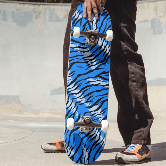 Blaues Tiger-Tierhaut-Musterdesign  Skateboard (Von Creator hochgeladen)