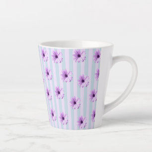 Blaues und violettes Gänseblümchenmuster Milchtasse