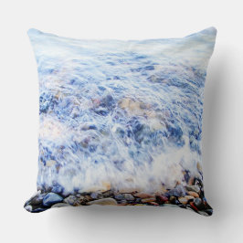 Blaues Wasser und Steine Kissen