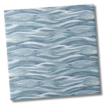 Blaues Wassermuster Fliese<br><div class="desc">Dieses abstrakte Aquarellblau ist ideal für ein Strandhaus, ein Poolhaus oder einen Ort, an dem Sie gewollt haben, um ein kleines Wassererlebnis zu schaffen! Die Aquarellstriche in verschiedenen Blautönen sorgen für ein subtiles Wassermuster. Ob Sie gewollt haben, diese Kachel als kleinen Untersetzer oder Trivet für einen Drink oder Teller zu...</div>