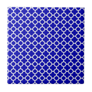 Blaues weißes Quatrefoil Fliese