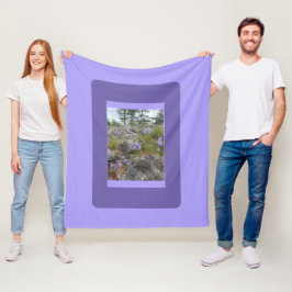 Blauglocken an einem felsigen Hang  Fleecedecke