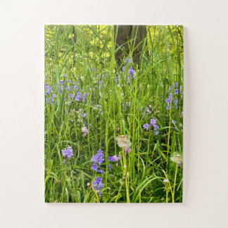 Blauglocken & Löwenzahn in wildem Frühlingsgras Puzzle