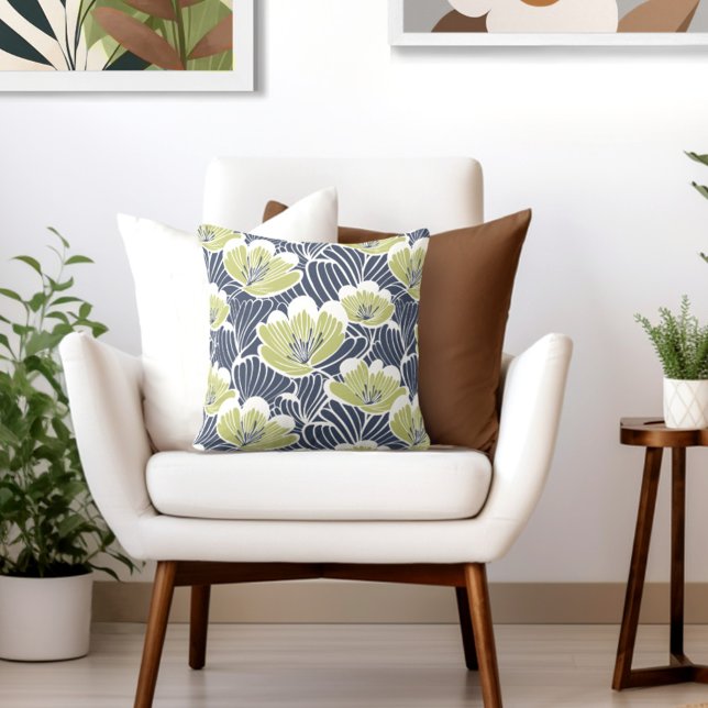 Blaugrün Kissen (Elevate your room & decor with an elegant MCM floral throw pillow from Wild on Flowers.)