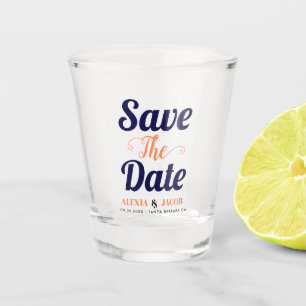 Blaukorallentypografie und Namen Save the Date Schnapsglas