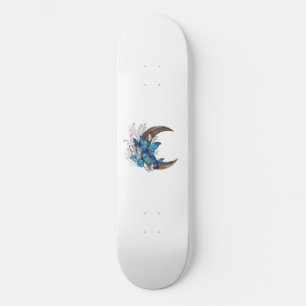 Blauschmetterlinge auf Holzhalbzeugen Skateboard