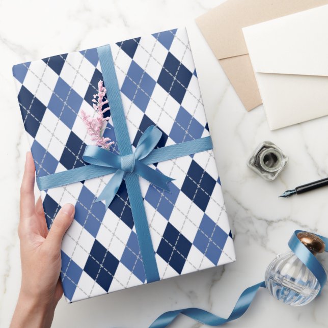 Blauweiße Raute kariert Geschenkpapier (Schenken)