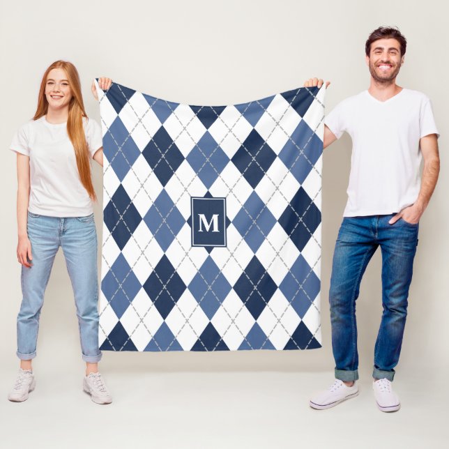 Blauweiße Raute kariert mit Monogramm Fleecedecke (Beispiel)