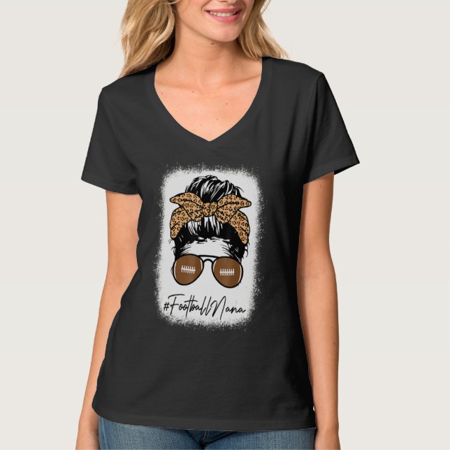 Bleached Football Nana Life mit Leopard Messy Bun T-Shirt (Vorderseite)