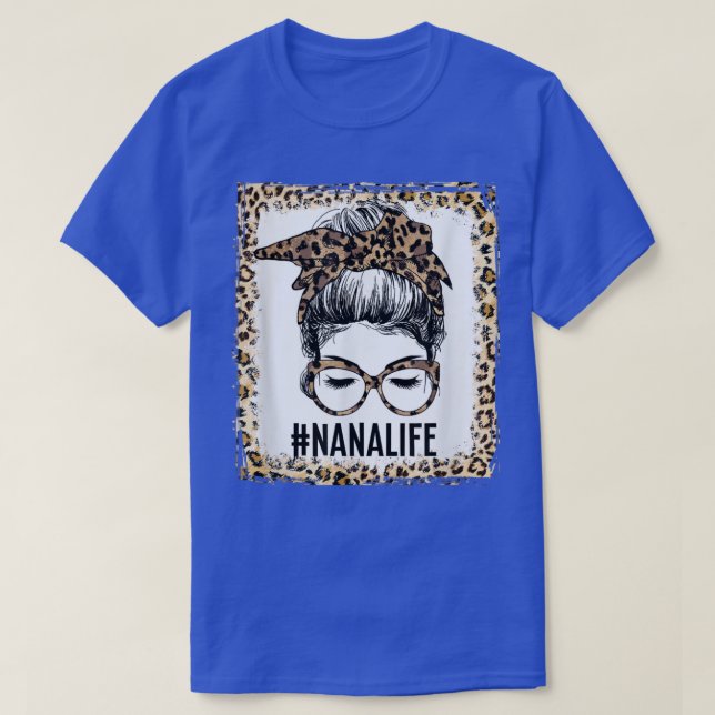 Bleached Nana Life Messy Bun Leopard Weihnachtsmot T-Shirt (Design vorne)