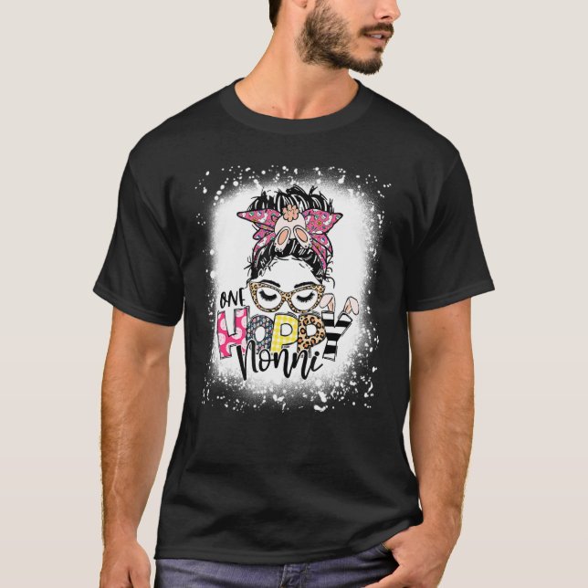 Bleached One Hoppy Nonni Grandma Bunny Messy Bun E T-Shirt (Vorderseite)