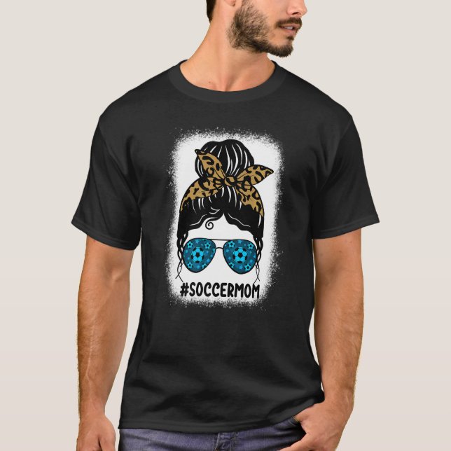 Bleached Soccer Mama Leopard Print Messy Bun Hair  T-Shirt (Vorderseite)