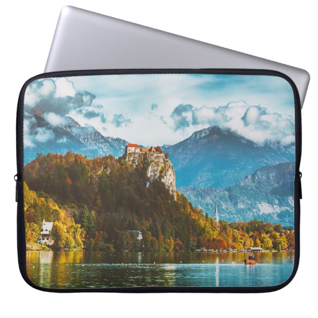 Bled Castle: Slowenischer Cliff-Blick. Laptopschutzhülle (Vorderseite)