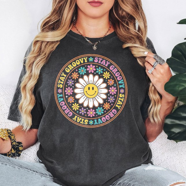 Bleib Groovy Smiley Daisy Retro-Blume T-Shirt (Von Creator hochgeladen)