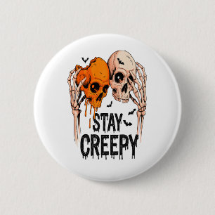 Bleib gruselig PNG, Retro-Totenkopf Halloween Button