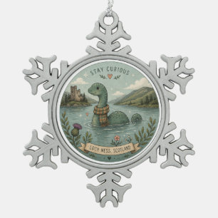 Bleib Neugierig Gemütlich Kryptid Nessie Loch Ness Schneeflocken Zinn-Ornament