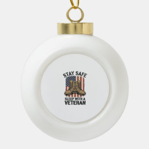 Bleib sicher schlafen mit einem Veteranen Vintage- Keramik Kugel-Ornament