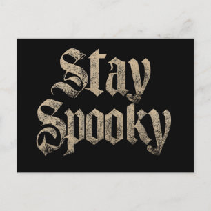 "Bleib Spooky" Vintage Gothic-Typografie Postkarte