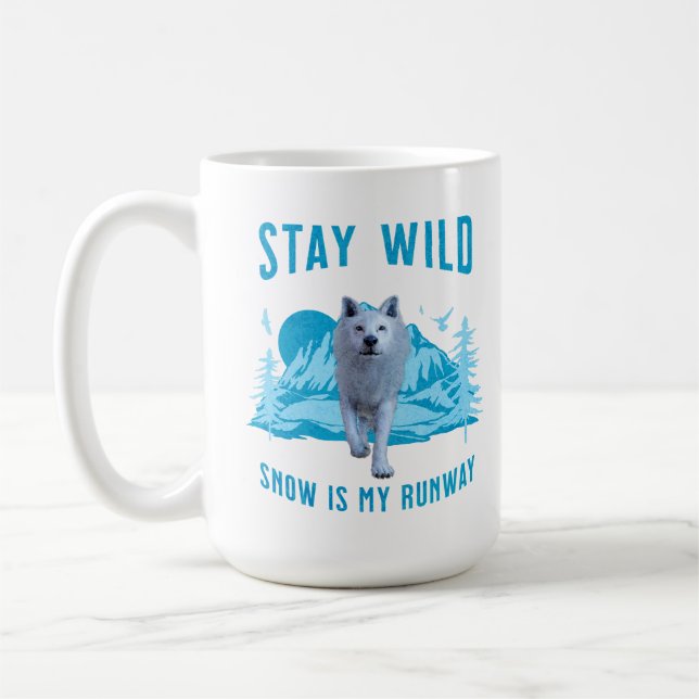 Bleib wild, weißer Wolf, Schnee-Laufsteg Kaffeetasse (Links)