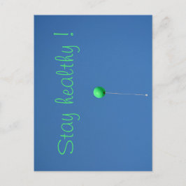 Bleibe gesund mit grünem Ballon am Himmel Postkarte