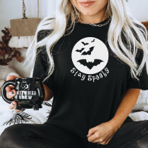 Bleibe Halloween-T-Shirt - Fledermäuse, die auf de