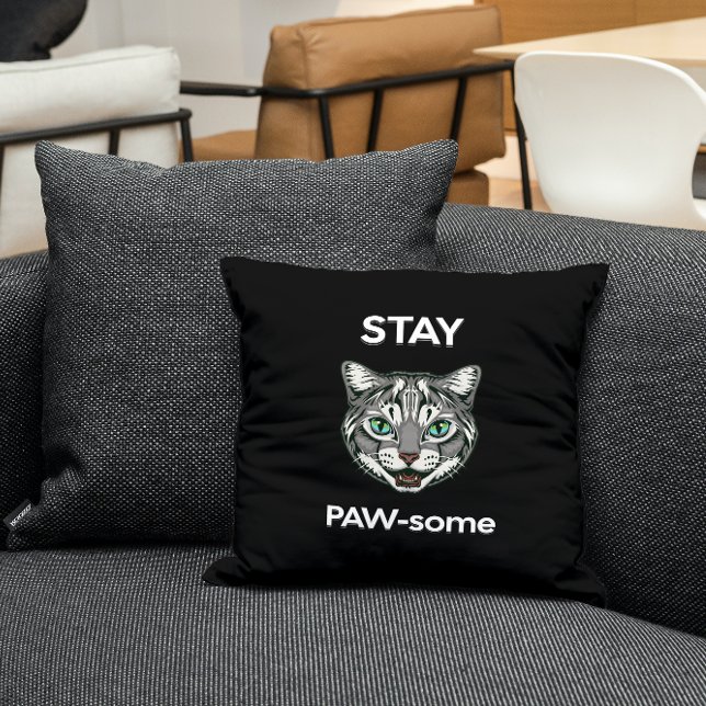 Bleibe Pawsome pun black cat Kissen (Von Creator hochgeladen)