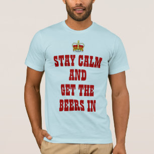 bleibe Sie Ruhe und erhalten Sie die Biere im T-Shirt