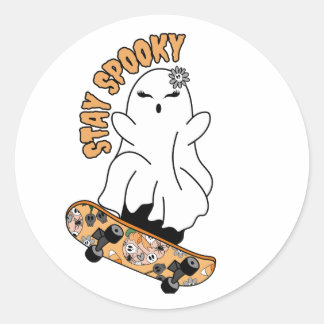 "Bleibe Spooky"-Geist auf einem Skateboard - Cool  Runder Aufkleber