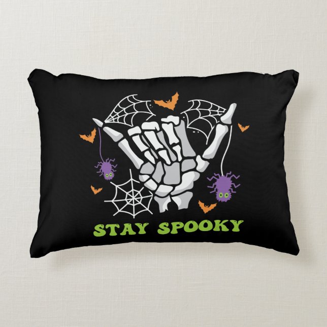 Bleibe Spooky Halloween Skeleton Hand Dekokissen (Vorderseite)