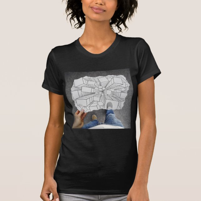 Bleistift gegen Kamera - Schwindel T-Shirt (Vorderseite)