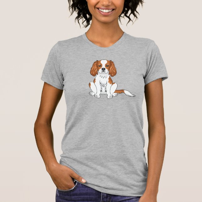 Blenheim Cavalier King Charles Spaniel Dog Sitzen T-Shirt (Vorderseite)