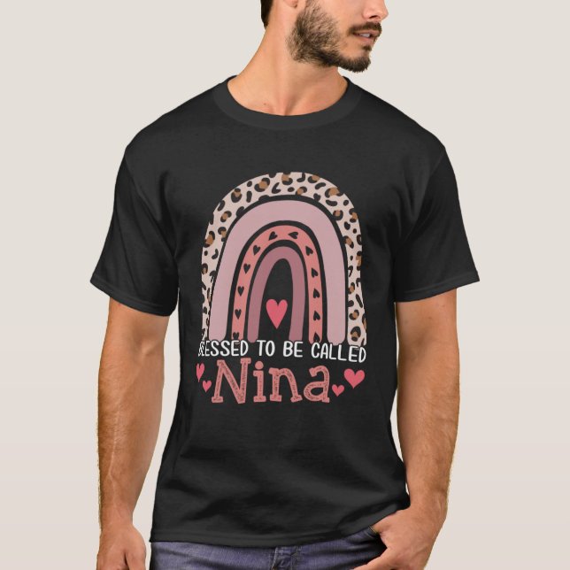 Blessed To Be Called Nina Rainbow Leopard Print Mo T-Shirt (Vorderseite)