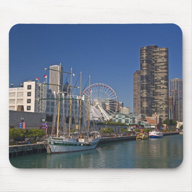 Blick auf Chicagos Marine Pier 2 Mousepad (Vorne)