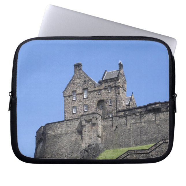 Blick auf das Schloss Edinburgh, Edinburgh, Schott Laptopschutzhülle (Vorderseite)