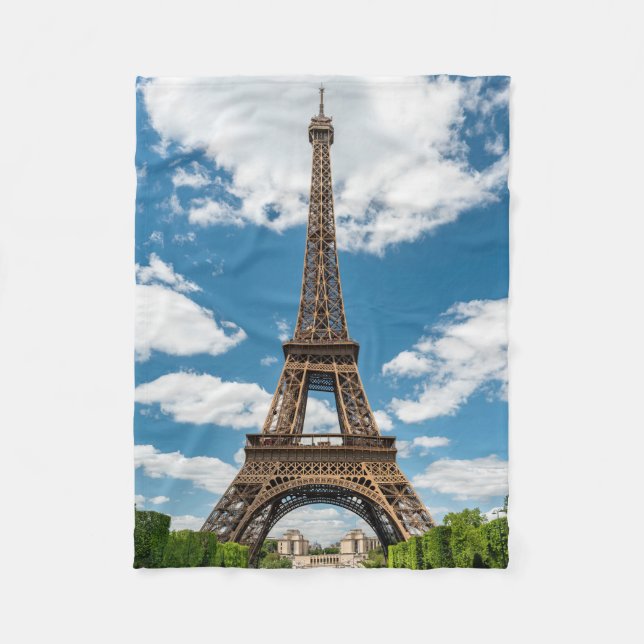 Blick auf den Eiffelturm vom Champ de Mars-Park Fleecedecke (Vorderseite)