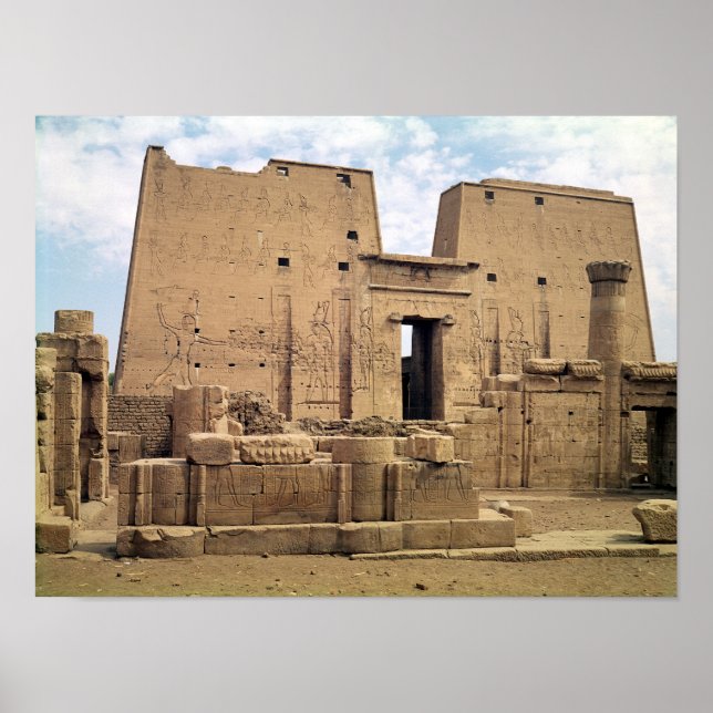 Blick auf den ersten Pylon des Tempels von Horus Poster (Vorne)