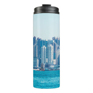Blick auf den Hafen von Hongkong am Tag. asien,asi Thermosbecher