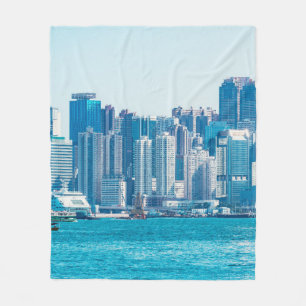 Blick auf den Hafen von Hongkong zur Tageszeit. as Fleecedecke