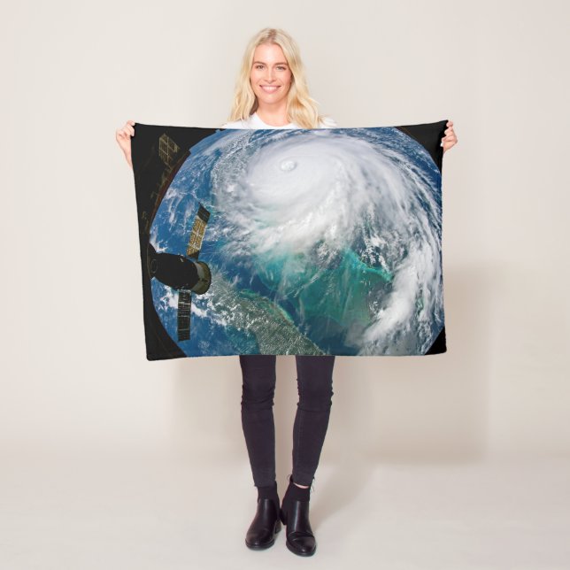 Blick auf den Hurrikan Dorian. Fleecedecke (Beispiel)