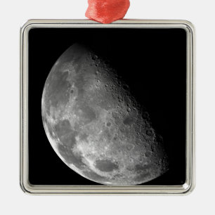 Blick auf den Nordpol des Mondes Ornament Aus Metall