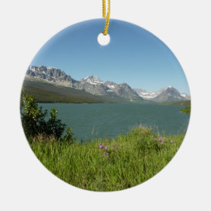 Blick auf den Swiftcurrent Lake im Glacier-Nationa Keramik Ornament