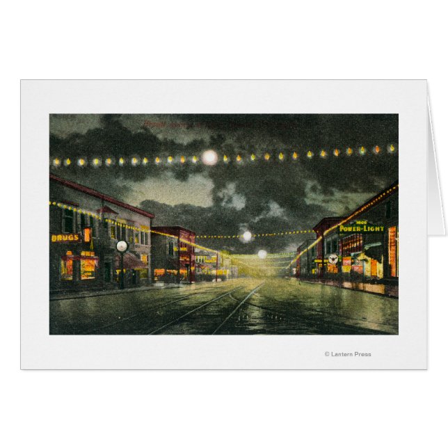 Blick auf die Hewitt Avenue in der Nacht (Vorderseite (Horizontal))